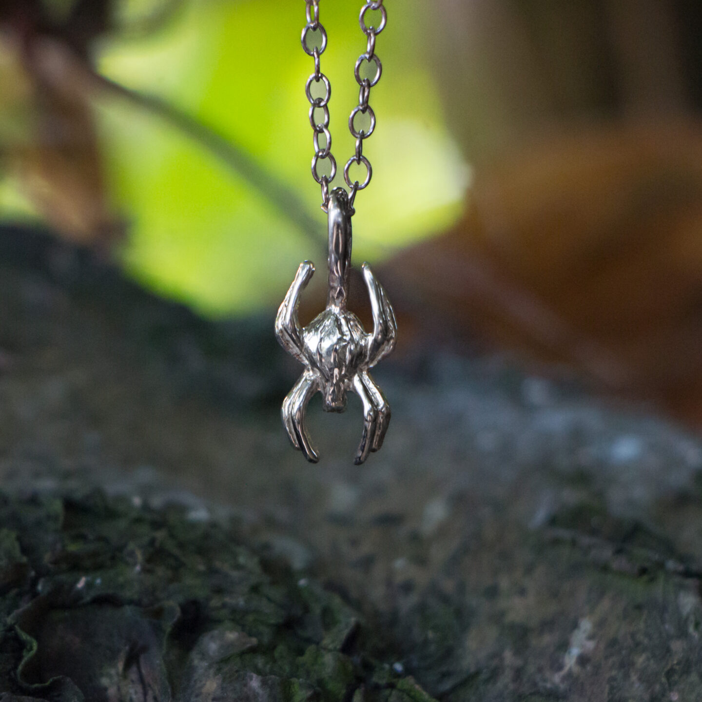 Garden Spider Pendant (male)