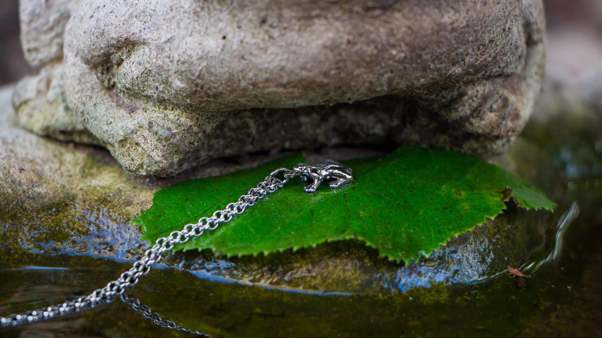 Minature Woodland Frog Pendant - Image 4