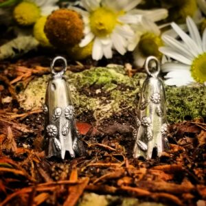Daisy Secret Garden Ghost