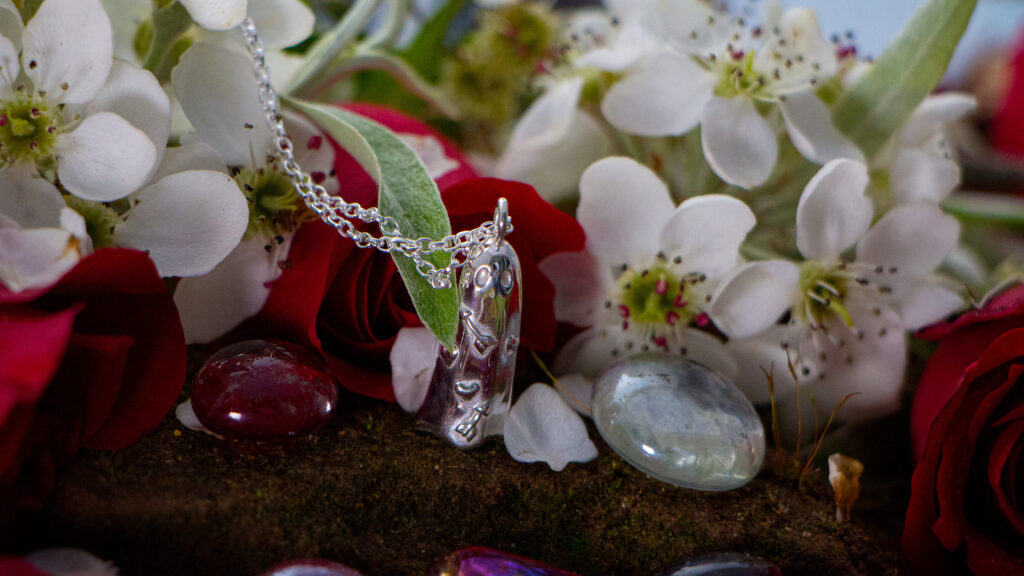 Eros Secret Garden Ghost