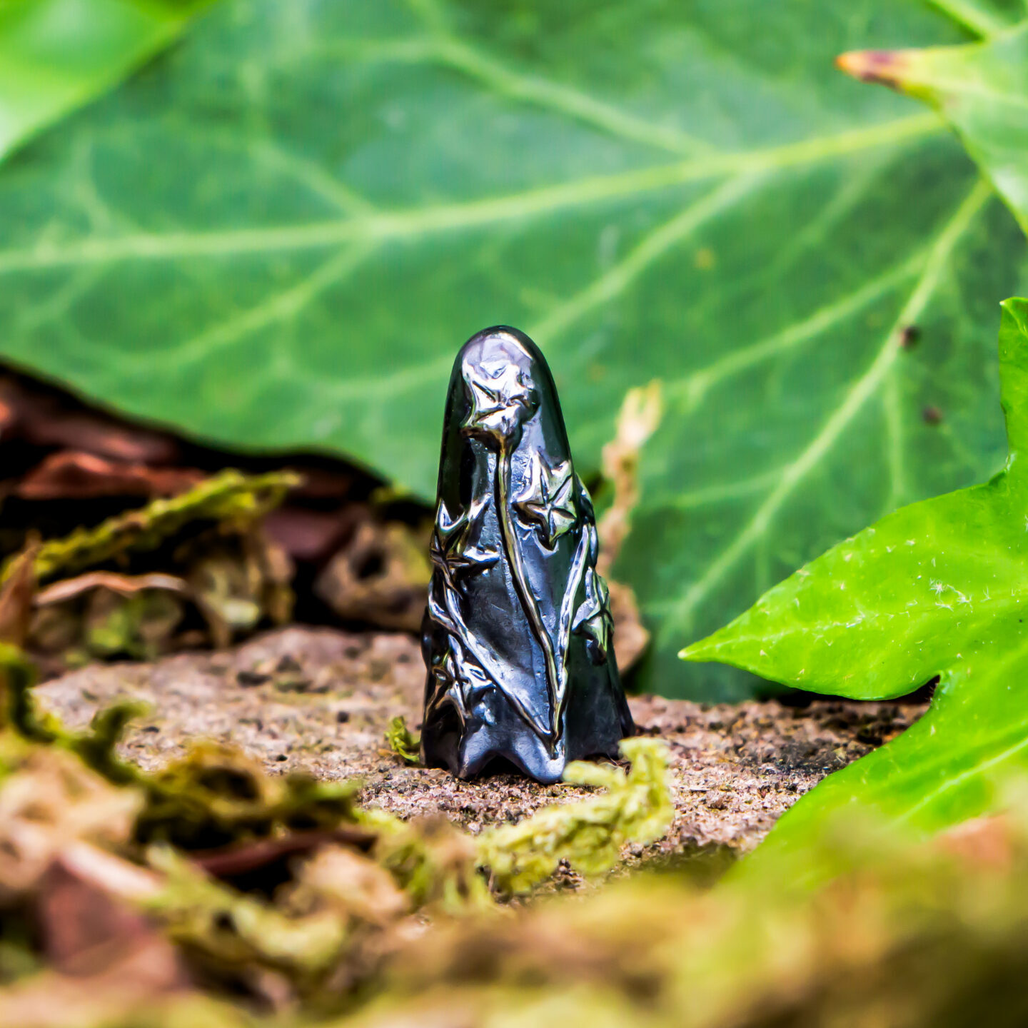 Ivy Secret - Garden Ghost